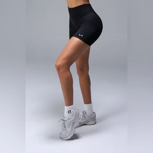 TLF Cosmic Seamless Scrunch Butt Shorts NWT - Picture 1 of 7